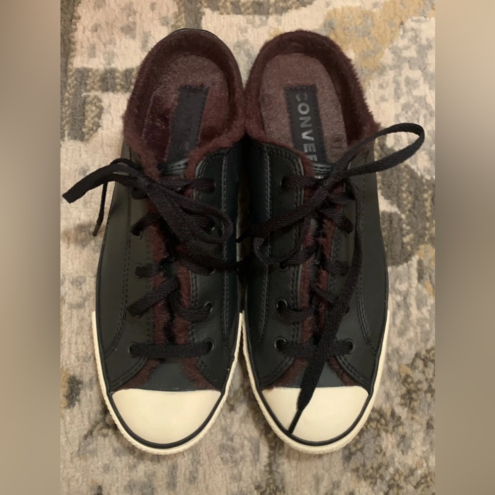 Converse Chuck Taylor All Star Mules Size 7 Fur Lining Black leather.